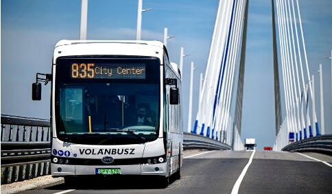 比亞迪交付首輛跨國運營純電動客車