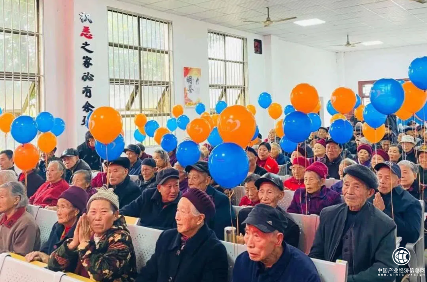 踐行精準扶貧獲“社會扶貧奉獻”獎 鄉(xiāng)村振興領地集團再出發(fā)