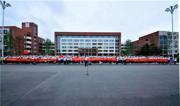 山東省開行首趟紅色研學(xué)專列 —— 山東省莒南第一中學(xué)千余名學(xué)生赴南京圓游學(xué)夢(mèng)