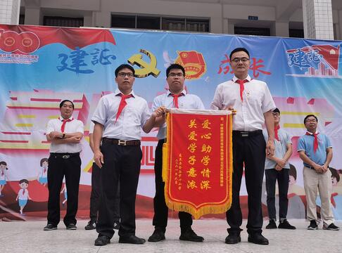 辦實(shí)事 “桂”在行|天巴高速項(xiàng)目舉辦“童心永向黨，愛(ài)心助成長(zhǎng)”主題地企共建黨團(tuán)日活動(dòng)