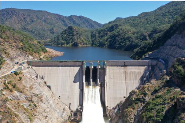 中國電建承建的贊比亞下凱富峽水電站首臺機(jī)組并網(wǎng)發(fā)電