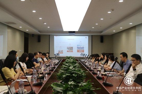 中央媒體走進(jìn)用友，零距離探訪用友精智工業(yè)互聯(lián)網(wǎng)平臺(tái)