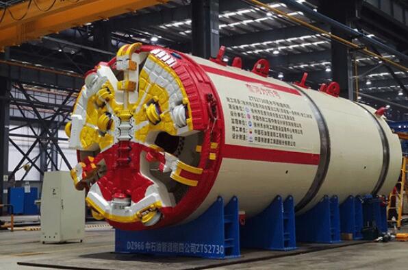 國產(chǎn)最小直徑泥水平衡盾構(gòu)機始發(fā)