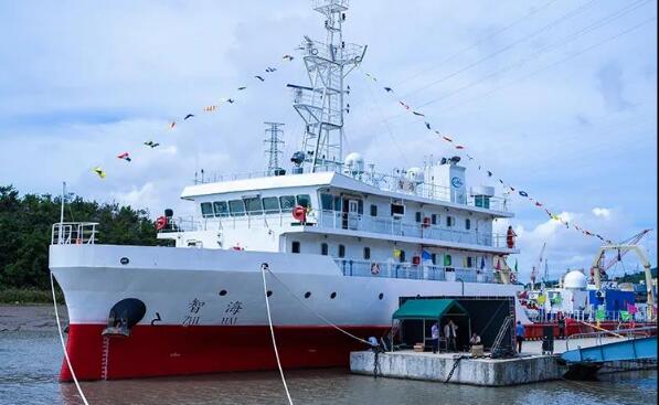 國(guó)家重大工程平臺(tái)“智?！碧?hào)試驗(yàn)船正式交付