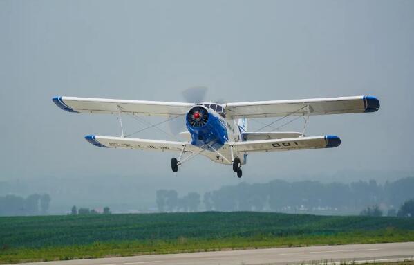 我國(guó)最大通用無(wú)人機(jī)成功實(shí)現(xiàn)首飛