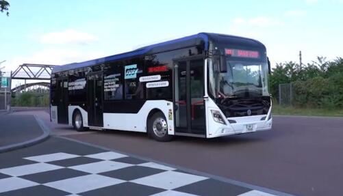 中企制造自動(dòng)駕駛客車在法國(guó)開(kāi)啟路況示范運(yùn)行