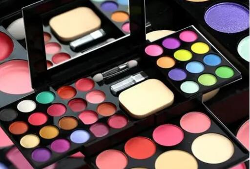 兒童化妝品迎來(lái)嚴(yán)監(jiān)管 國(guó)產(chǎn)品牌能否彎道超車