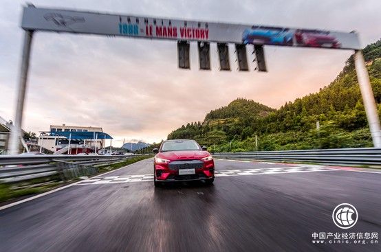 Mustang Mach-E Mustang Mach-E