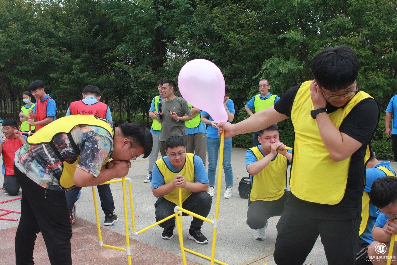 孚日股份組織新入職大學(xué)生展開(kāi)團(tuán)建活動(dòng)