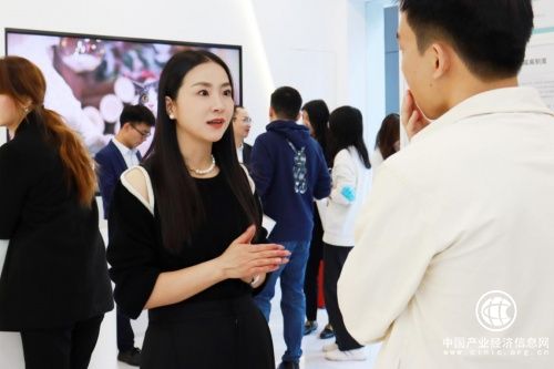 強強聯(lián)手，輕葦輕醫(yī)美聯(lián)合華熙生物啟動“時光守護節(jié)”