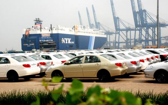 十月份出口超二十三萬輛 我國(guó)汽車加速駛?cè)牒Ｍ馐袌?chǎng)