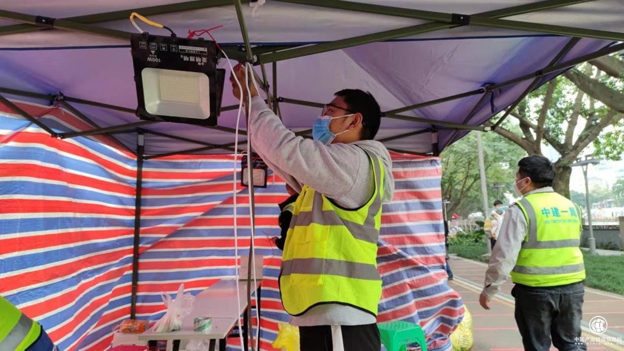 中建一局三公司成都骨科醫(yī)院改擴(kuò)建工程項(xiàng)目部開展 “我為群眾辦實(shí)事”志愿服務(wù)活動(dòng)