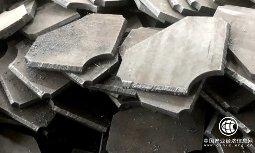  大界鋼結(jié)構機器人如何推進坡口切割技術發(fā)展