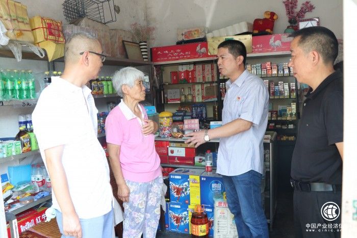 愛(ài)心 用心 7年如一日的幫扶路