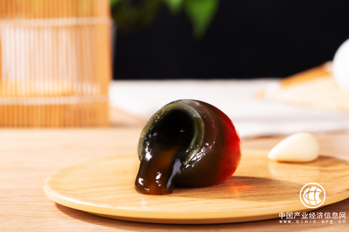  一口就爆漿！這款皮蛋，不再讓流心愛好者苦等！