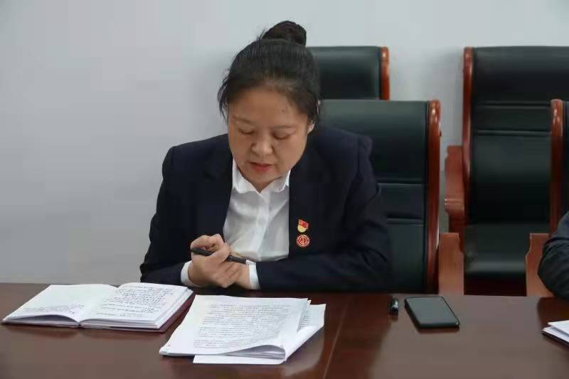 堅持服務(wù)農(nóng)民工公益法律服務(wù)獲表彰——記黑龍江富?？h總工會副主席周麗