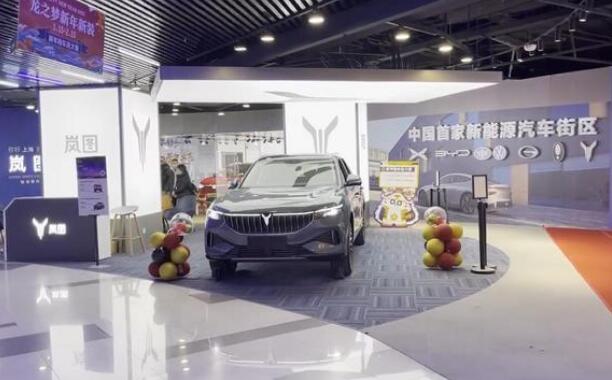 新能源車“開(kāi)進(jìn)”商場(chǎng) 新消費(fèi)業(yè)態(tài)悄然催生？