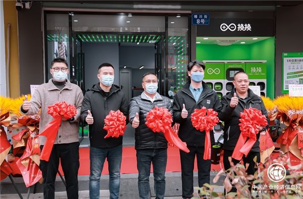  雅迪電動(dòng)車搶灘換電市場(chǎng)，換電獸02打造科技出行體驗(yàn) 