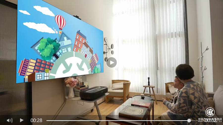 圖片包含 室內(nèi), 人, 男人, 桌子描述已自動生成