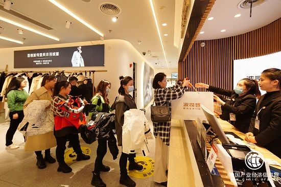 服裝行業(yè)加速洗牌，波司登如何破局出圈？