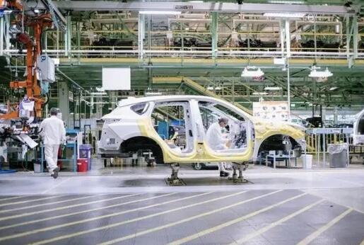 原材料價(jià)格飆升引發(fā)新能源車(chē)漲價(jià)潮 多家車(chē)企布局產(chǎn)業(yè)鏈以期保供穩(wěn)價(jià)