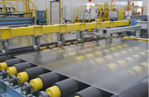 光伏壓延玻璃行業(yè)總體呈現(xiàn)庫(kù)存較高、利潤(rùn)下降的態(tài)勢(shì)