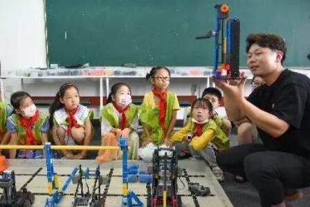 教育部：科學(xué)、綜合實踐活動開設(shè)提前至一年級