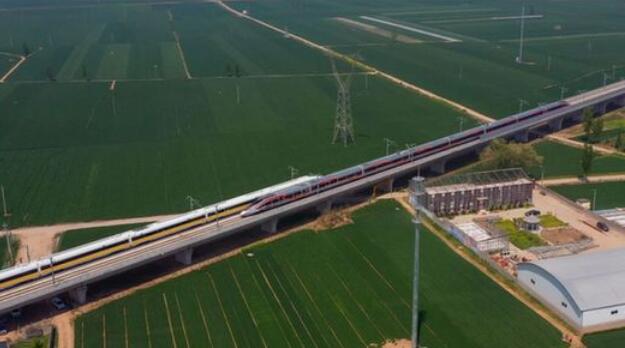 時(shí)速435公里！新型復(fù)興號(hào)高速綜合檢測(cè)列車(chē)創(chuàng)世界紀(jì)錄