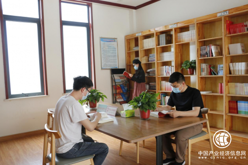  寧陵縣煙草局（分公司）組織開展“春暖花開共閱讀”讀書月系列活動