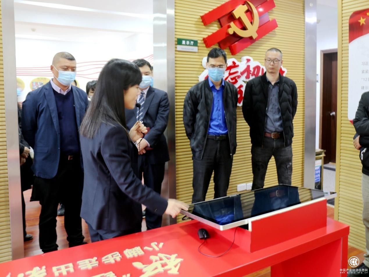  用好“三色筆”繪就青年隊(duì)伍成長新畫卷