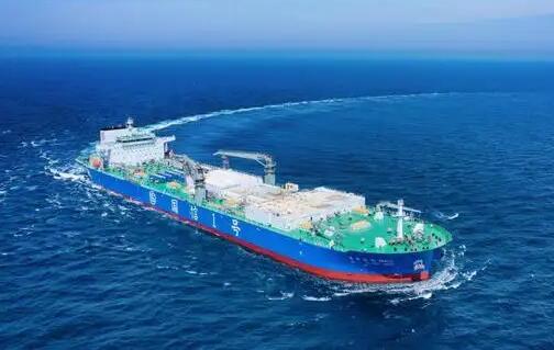 全球首艘10萬噸級(jí)智慧漁業(yè)大型養(yǎng)殖工船交付運(yùn)營