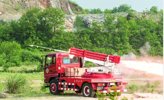 “兵器造”火箭式遠距離森林滅火系統(tǒng)亮相