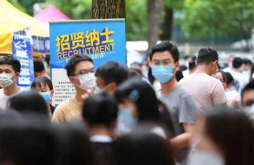 民企高?！皵y手”共促高校畢業(yè)生就業(yè)