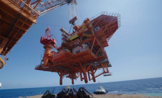 我國首個標(biāo)準(zhǔn)化無人油氣平臺完成海上安裝