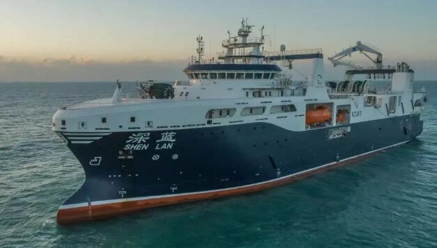 世界最先進(jìn)漁業(yè)捕撈加工船“深藍(lán)”號交付