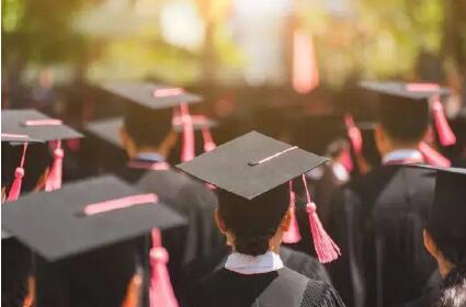 教育部：自2025年秋季起高等學歷繼續(xù)教育不再使用“函授”“業(yè)余”的名稱