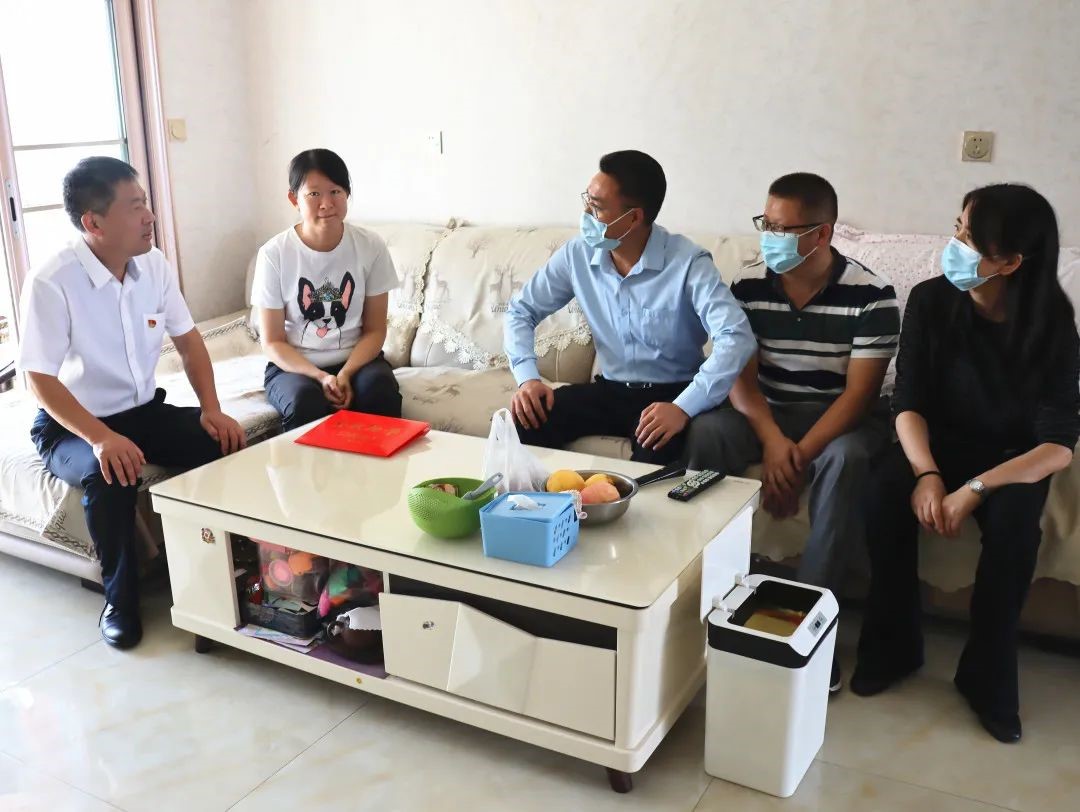 “娘家人”點(diǎn)亮夢想｜山東濟(jì)寧兗州區(qū)總工會(huì)開展“金秋助學(xué)”活動(dòng)