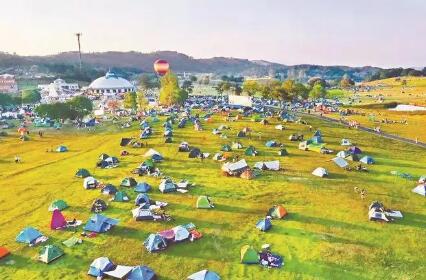 “露營熱”折射出巨大消費潛力