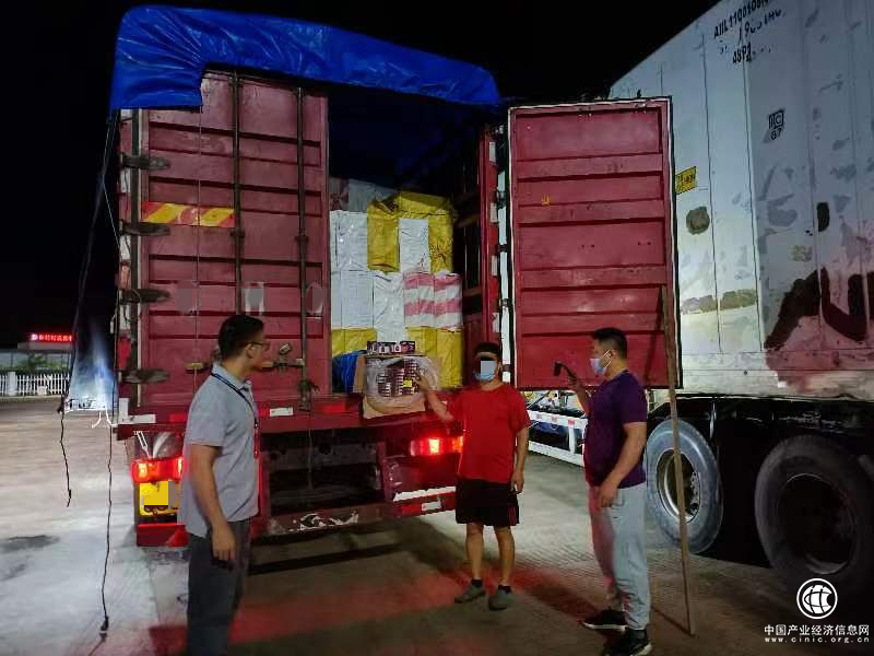 蒼南縣煙草專賣局：協(xié)同作戰(zhàn) 深夜出擊 查獲一起211萬余元的專車運(yùn)假案件