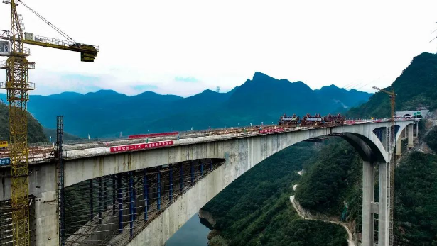 世界最大跨徑空腹式剛構(gòu)橋梁！貴州甘溪特大橋合龍
