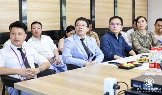 廈門中小企業(yè)代表團(tuán)走進(jìn)裝保網(wǎng)，共探互聯(lián)網(wǎng)家裝未來！