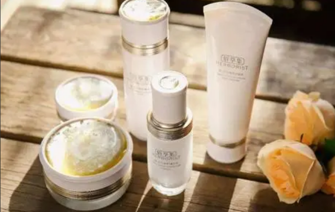 超八成消費(fèi)者對(duì)國產(chǎn)化妝品滿意