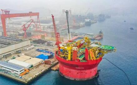 中國(guó)建造的規(guī)模最大的圓筒型FPSO在山東青島完工交付