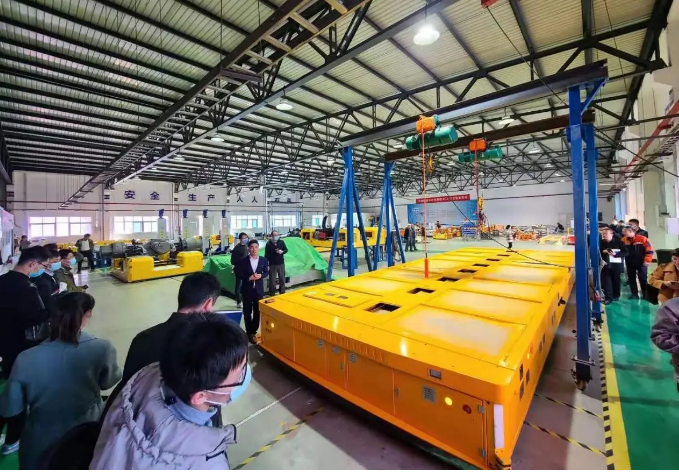 中國(guó)重載自動(dòng)引導(dǎo)運(yùn)輸車(chē)跑出“隱形冠軍”