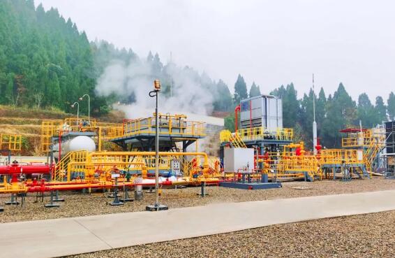 東方電氣集團(tuán)自主設(shè)計(jì)制造的全國(guó)首個(gè)油氣開(kāi)采伴生地?zé)岚l(fā)電項(xiàng)目成功投運(yùn)