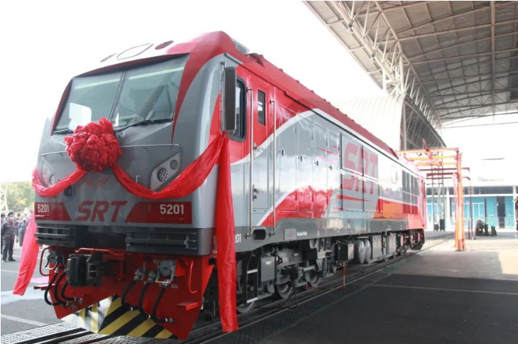 中企為泰國(guó)“量身定制”的電池動(dòng)力機(jī)車(chē)正式發(fā)布