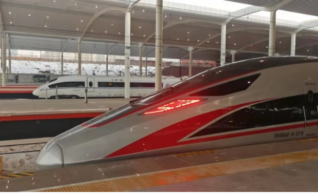 時(shí)速350公里復(fù)興號(hào)動(dòng)車(chē)組 刷新極寒運(yùn)行紀(jì)錄