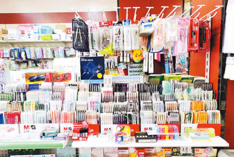 文具熱銷 學(xué)生看設(shè)計(jì)、家長重實(shí)用