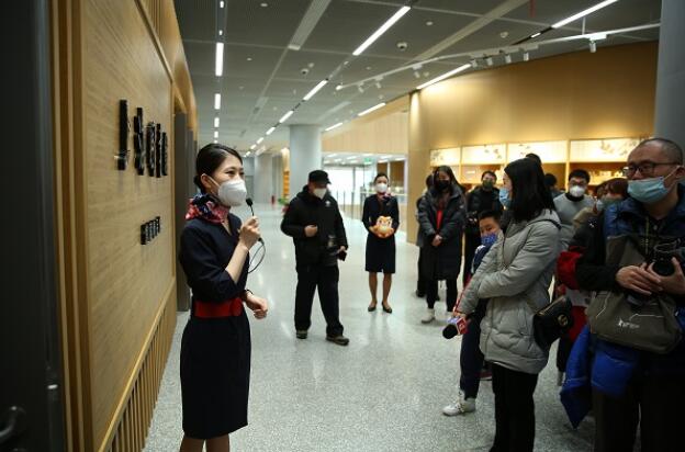 東航“凌燕”亮相上海圖書館