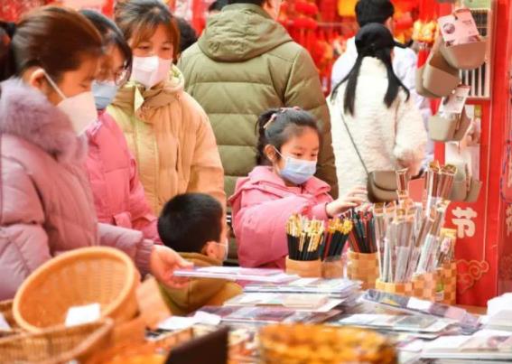 消費市場如何持續(xù)發(fā)力？口袋“鼓”起來，消費“跑”起來